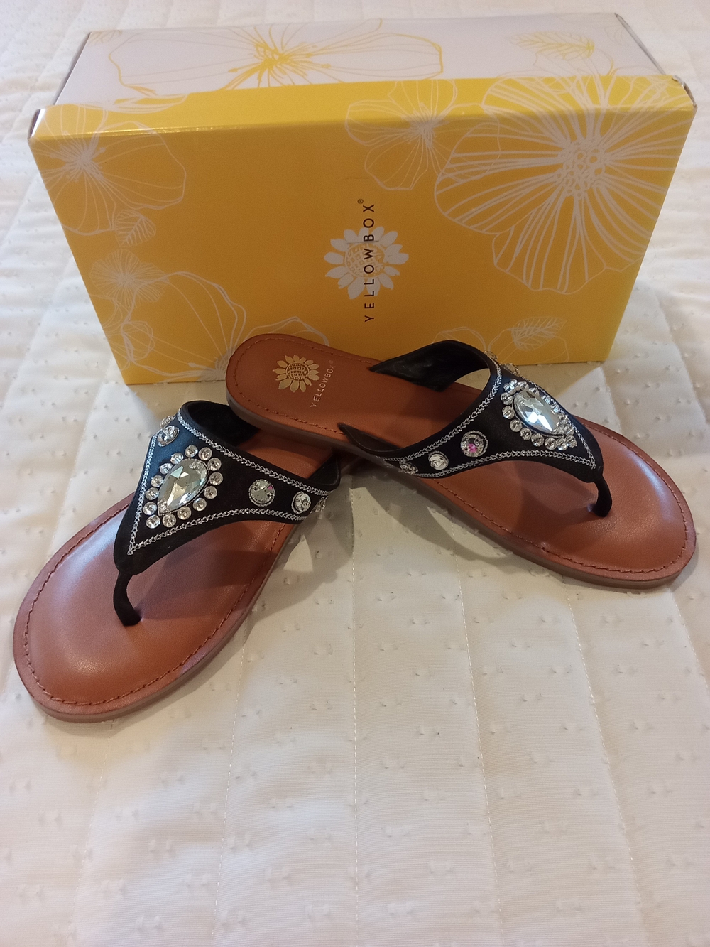 Yellow Box Black "Priya" Jeweled Thong Sandals NWB sz 7.5